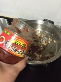 香喷喷的肉末炒茄子做法图解5)