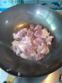 家常菜百叶结红烧肉做法图解7)