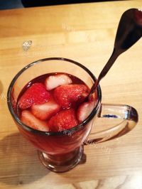 酸甜可口山楂草莓消脂茶做法图解3)