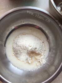 美味的红豆酥老婆饼做法图解4)