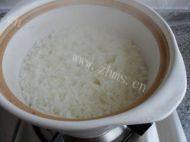 腊肉煲仔饭做法图解9)