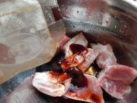 家常菜土豆蒸排骨做法图解5)