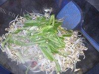 下饭的醋溜绿豆芽做法图解4)