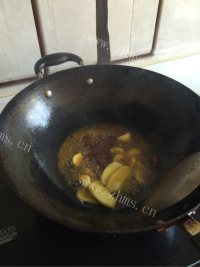 回味无穷的香辣小龙虾做法图解6)