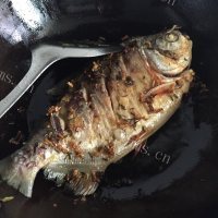 家常菜烧鲳鱼做法图解3)
