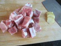 家常菜杏鲍菇红烧肉做法图解2)