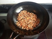 早餐大白菜肉馅包子做法图解4)