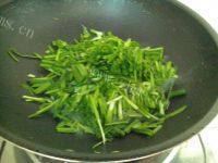 家常菜韭菜炒豆腐干做法图解4)
