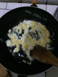 特色美食辣白菜炒饭做法图解2)