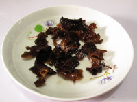 美味的鱼香肉片炒年糕做法图解4)