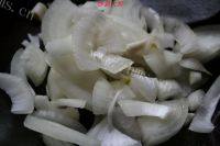 家常菜洋葱爆羊肉做法图解5)