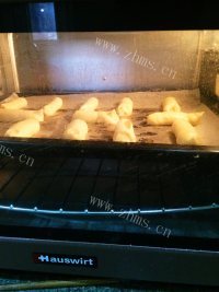 美味的蛋白脆饼做法图解8)