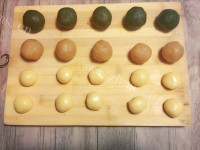 自制广式莲蓉蛋黄月饼做法图解6)