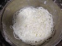 美味的韭菜鸡蛋炒粉丝做法图解4)
