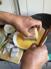 色香味俱全的红烧带鱼做法图解2)