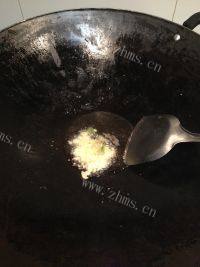 绿色食物苦瓜煎蛋做法图解4)