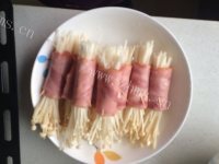 自制培根卷金针菇做法图解2)