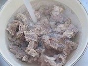 土豆炖羊肉做法图解3)