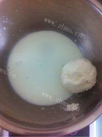 自制百香果轻乳酪蛋糕做法图解1)