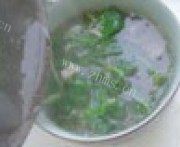 美味的猪肝野菜汤