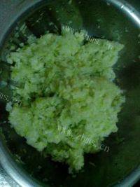 香鲜至极的猪肉白菜馅饼做法图解5)
