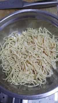家常菜凉拌豆皮做法图解1)