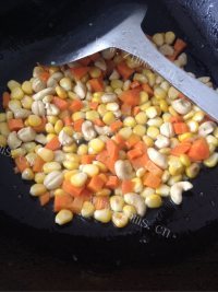 咸甜适中的菠萝饭做法图解3)