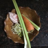 热腾腾的炸酱面做法图解2)