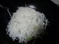 家常菜清炒白萝卜丝做法图解3)