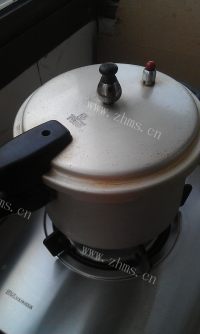 美味的糯米藕做法图解10)