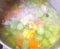 美味的时蔬排骨汤做法图解11)