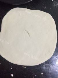 自制火腿披萨做法图解3)