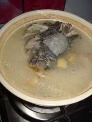 鱼头豆腐汤做法图解8)