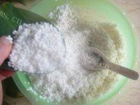 美味的咸肉粽做法图解7)