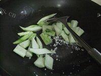 家常菜蒜蓉炒丝瓜做法图解6)