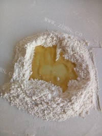 红豆沙菊花酥做法图解4)