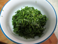 好吃的香菜土豆翡翠饼做法图解2)