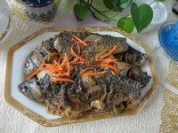 家常菜炖鲫鱼