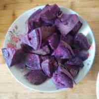 自制玫瑰紫薯花卷的做法图解二