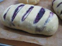 简易紫薯毛毛虫面包