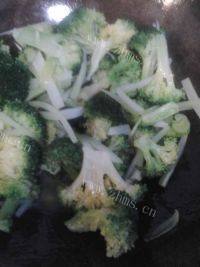 美味的西兰花做法图解3)