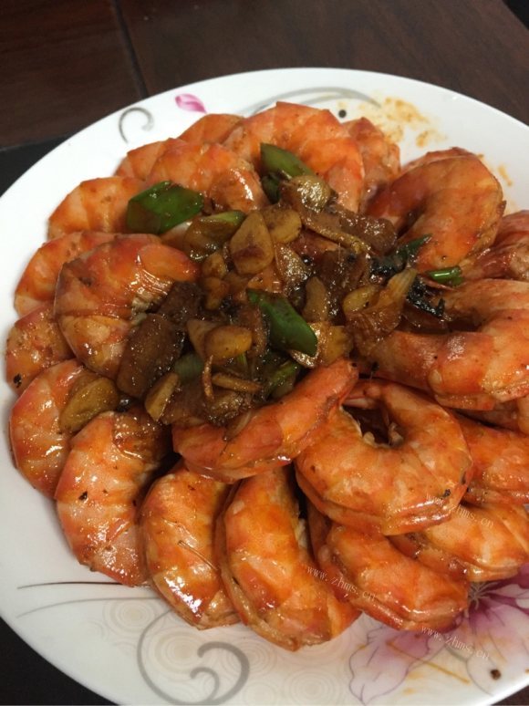 色香味俱全的油焖大虾