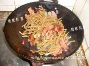 腊肉酸豇豆做法图解3)