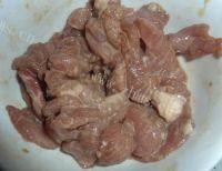 家常菜青笋木耳肉片做法图解3)