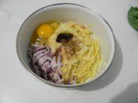 炸土豆丸子做法图解4)