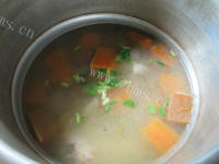 营养的南瓜鸡腿汤的做法图解八