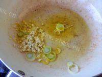 家常菜豆豉鲮鱼油麦菜做法图解3)