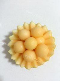 美味的香瓜酸奶盅做法图解7)