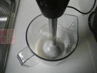 自制香蕉酸奶奶昔做法图解4)