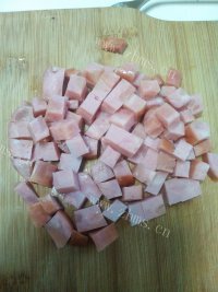 好吃的肘花肠炒饭做法图解2)